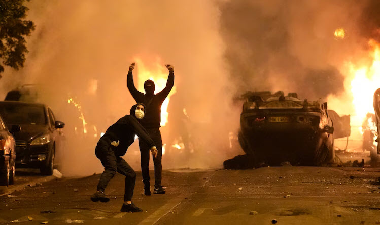 Französische Polizeigewerkschaften warnen: „Wir sind im Krieg“
